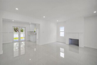 4112 SW 9th Terrace in Miami, FL - Foto de edificio - Building Photo