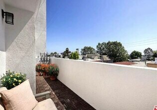 1621 Barry Ave, Unit West LA- condo for rent in Los Angeles, CA - Foto de edificio - Building Photo
