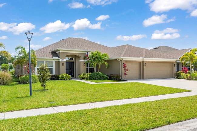 8517 Waterstone Blvd in Fort Pierce, FL - Foto de edificio - Building Photo