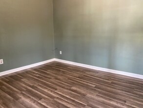 418 Main St, Unit 1FLR Front in Darby, PA - Building Photo - Building Photo