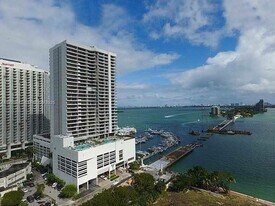 555 NE 15th St in Miami, FL - Building Photo