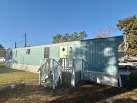 203 W Conyers Ave in Florence, SC - Building Photo