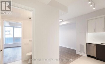 2525-2525 Bathurst St in Toronto, ON - Building Photo - Building Photo
