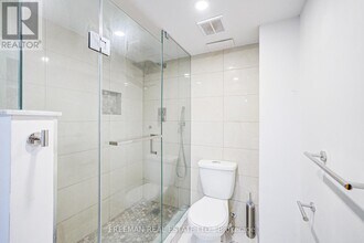 16 Carey Crescent in Markham, ON - Building Photo - Building Photo