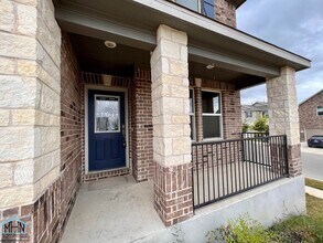 9302 Hagenbuch Hl in Converse, TX - Building Photo - Building Photo