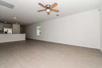 924 Calley Pear Trl in Princeton, TX - Foto de edificio - Building Photo