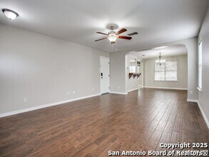 10315 Crystal in Universal City, TX - Building Photo - Building Photo