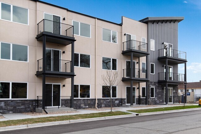 1588 Routt St, Unit 104