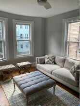 79 Brook St, Unit 3R in Brookline, MA - Foto de edificio - Building Photo