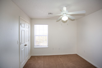 Fieldstone Apartments in Maize, KS - Foto de edificio - Interior Photo