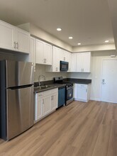 14535 Weddington St in Sherman Oaks, CA - Foto de edificio - Building Photo