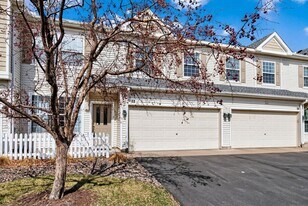 12210 Urbank St NE in Blaine, MN - Building Photo