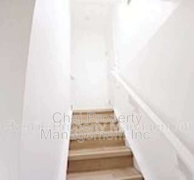 property at 5112 Kinney Pl SW