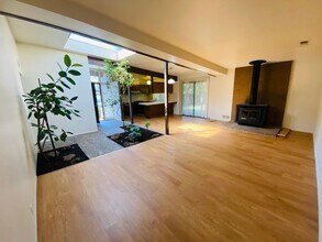 8799 Cheer Ct in Elk Grove, CA - Building Photo - Building Photo