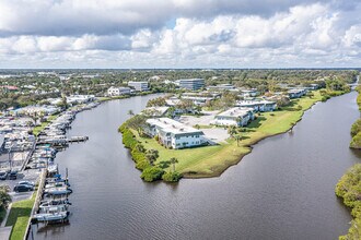 2800 Indian River Blvd in Vero Beach, FL - Building Photo - Building Photo