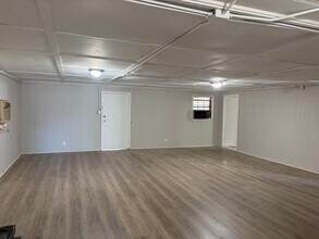 6139 Belcrest St in Houston, TX - Foto de edificio - Building Photo