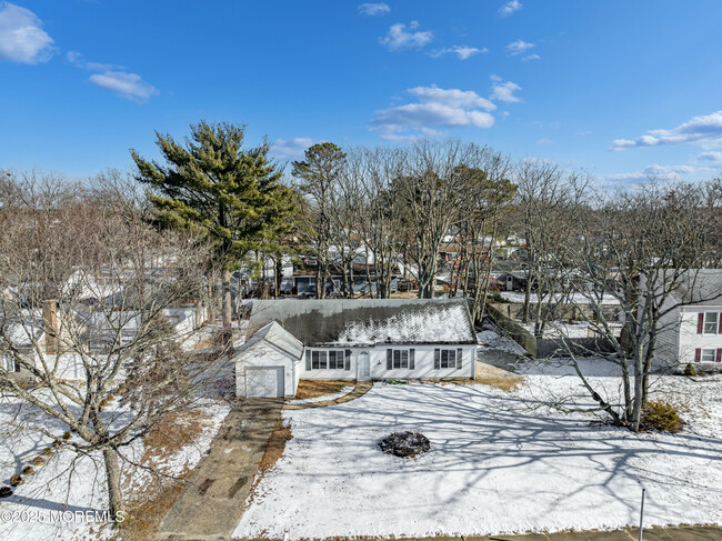 869 Tudor Dr in Toms River, NJ - Building Photo - Building Photo