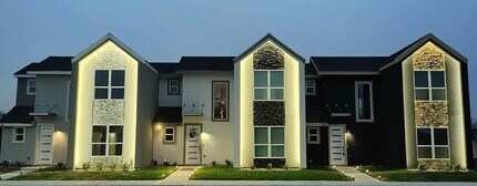 702 W Seminole Ave in Pharr, TX - Foto de edificio - Building Photo