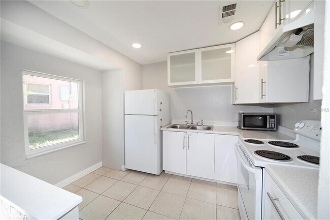 2500 Chilk Ave in Sarasota, FL - Building Photo - Building Photo