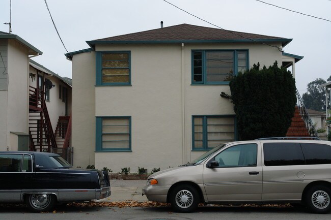 167 Capuchino Dr in Millbrae, CA - Building Photo - Building Photo