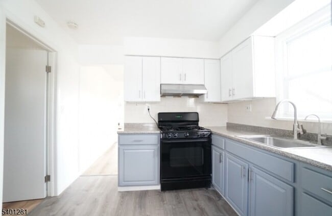 273 Hoover Ave in Bloomfield, NJ - Building Photo - Building Photo