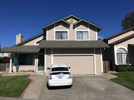 1412 Muir Pl in Rohnert Park, CA - Building Photo