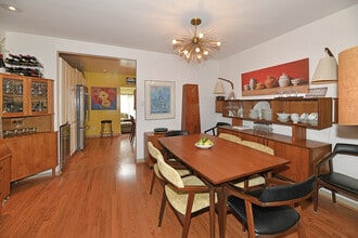 203 Bedford Park Ave in Toronto, ON - Building Photo - Building Photo
