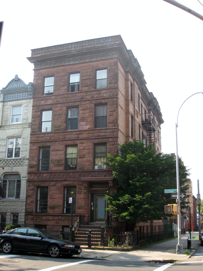 654 Putnam Ave in Brooklyn, NY - Building Photo - Building Photo