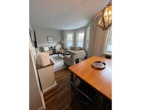 141 Chiswick Rd, Unit #01, in Boston, MA - Foto de edificio - Building Photo