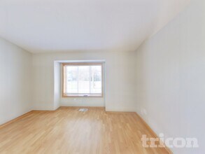 2739 Zumbrota Cir NE in Minneapolis, MN - Building Photo - Building Photo