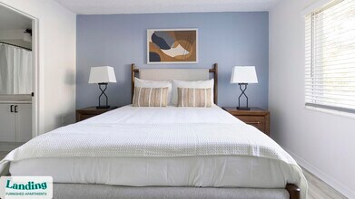 1000 Marlin Lakes Cir, Unit 717 in Sarasota, FL - Building Photo - Building Photo