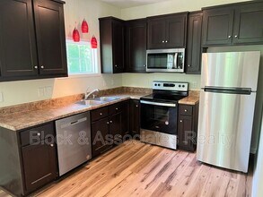 302 Edward Ct in Mebane, NC - Building Photo - Building Photo