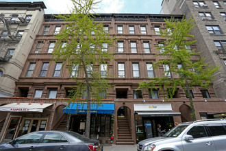 73 W 71st St in New York, NY - Building Photo - Building Photo