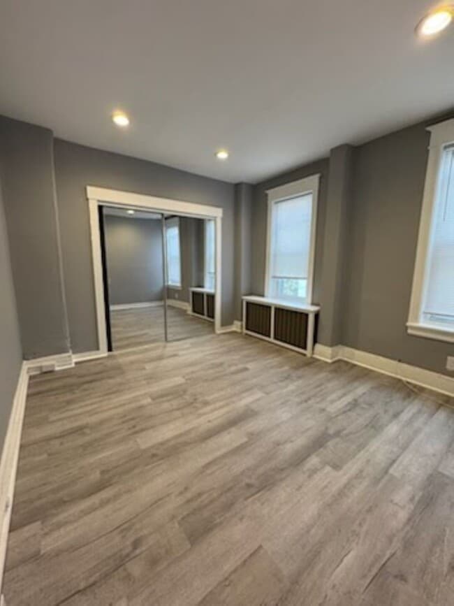 5850 Chestnut St, Unit 2ND FLOOR in Philadelphia, PA - Foto de edificio - Building Photo