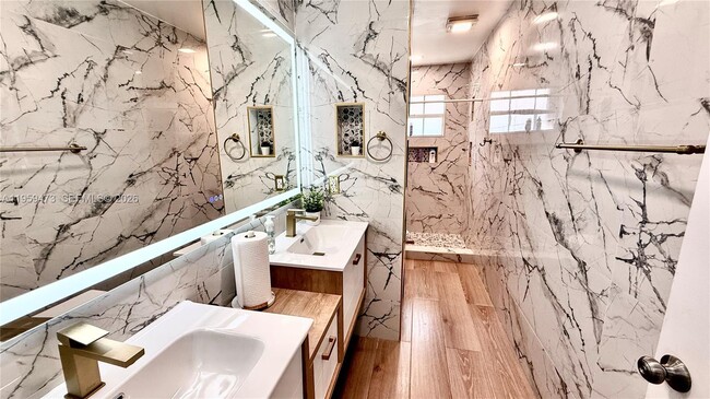 property at 5470 Pine Cir