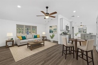 5000 Highpoint Pkwy in Burleson, TX - Building Photo - Building Photo