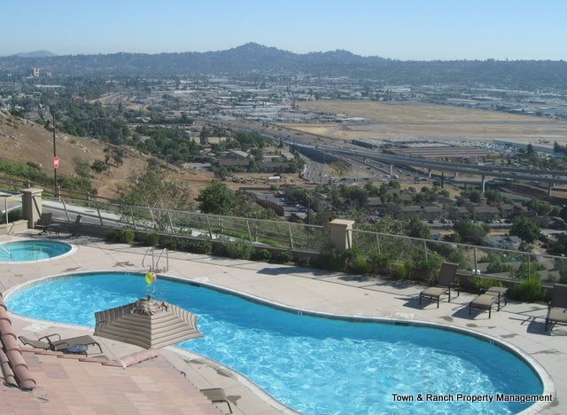 1104 Calabria St in Santee, CA - Foto de edificio - Building Photo
