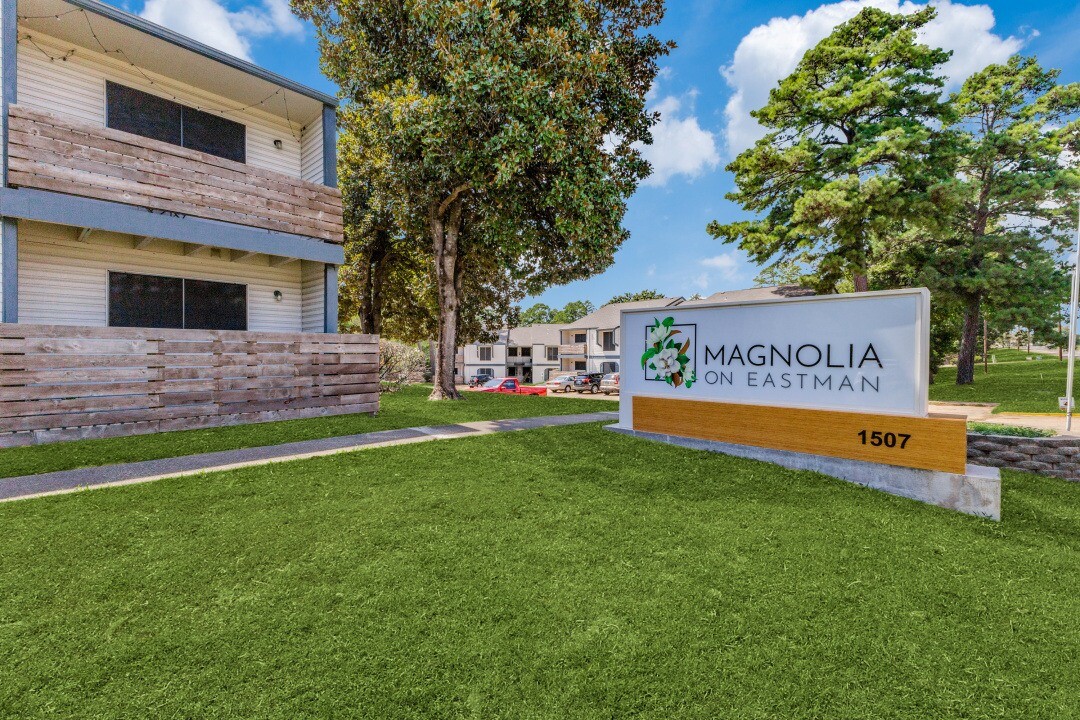 Magnolia on Eastman in Longview, TX - Foto de edificio