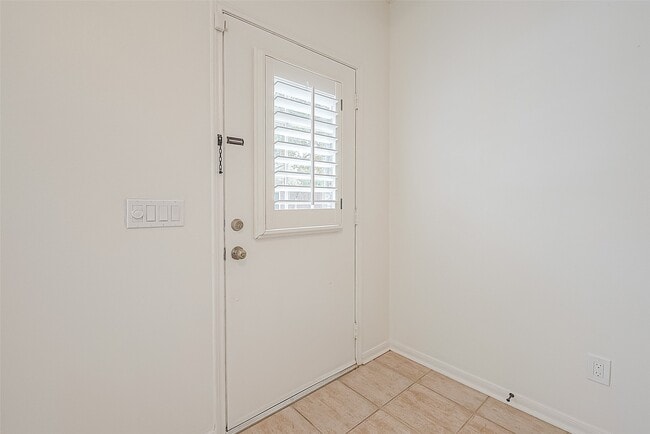 2930 Grants Lake Blvd