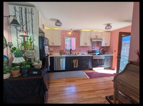 14344 Roslyn Pl N in Seattle, WA - Building Photo - Building Photo