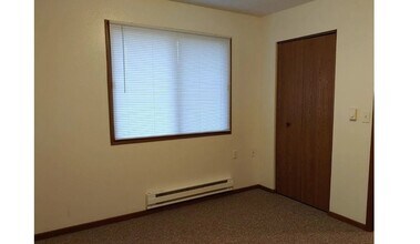 602 Van Dorn St in Polk City, IA - Building Photo - Building Photo