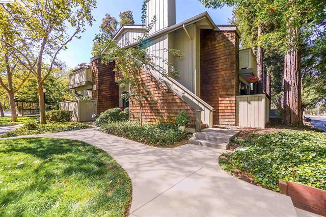 1002 La Terrace Cir in San Jose, CA - Building Photo