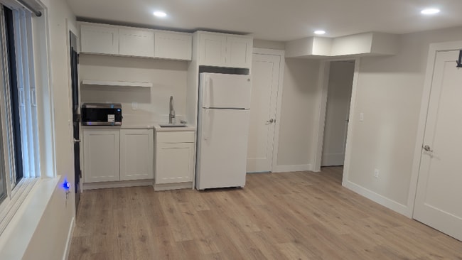 22039 16th Ave S, Unit B in Des Moines, WA - Building Photo - Building Photo