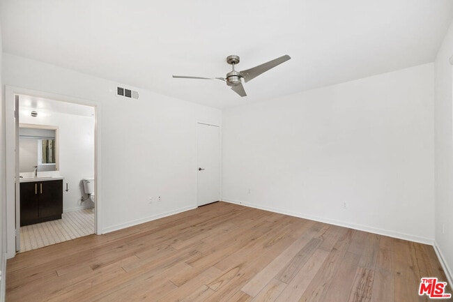 2920 Rowena Ave in Los Angeles, CA - Building Photo - Building Photo