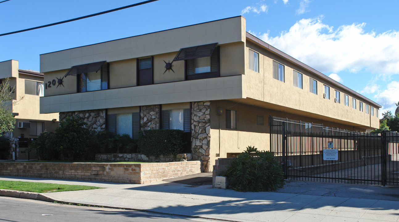 120 Chester Ave in Pasadena, CA - Building Photo