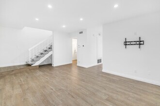 1278 Stonewood Ct in Los Angeles, CA - Building Photo - Building Photo