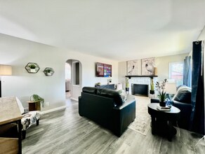 6635 Franklin Madison Rd in Middletown, OH - Building Photo - Building Photo