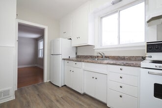 4 Oliver Av in Cambridge, ON - Building Photo - Building Photo