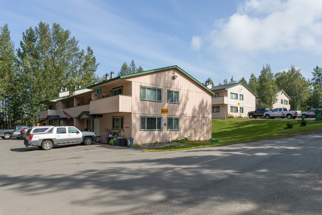 627-665 E 78th Ave in Anchorage, AK - Building Photo