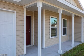 9177 Aegean Cir in Lehigh Acres, FL - Building Photo - Building Photo